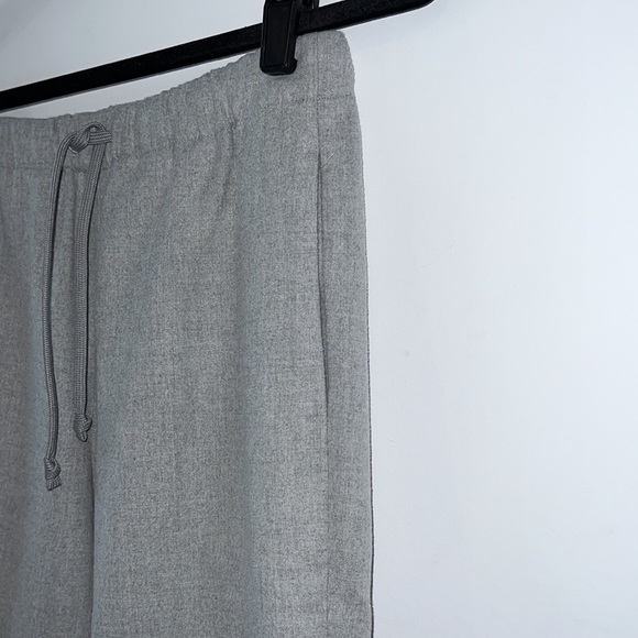 Aritzia The Group Babaton Light Gray Jimmy Cropped Pants Size XS - Picture 8 of 16